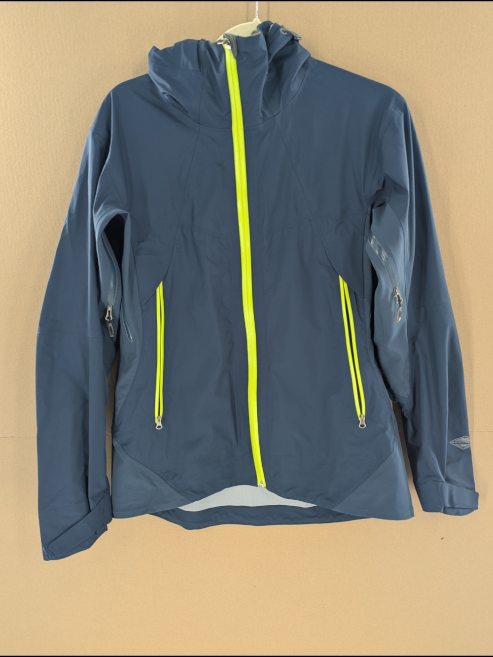 Columbia Titanium Women's Omni-Tech Hooded Rain Jacket Small Navy Neon Full Zip